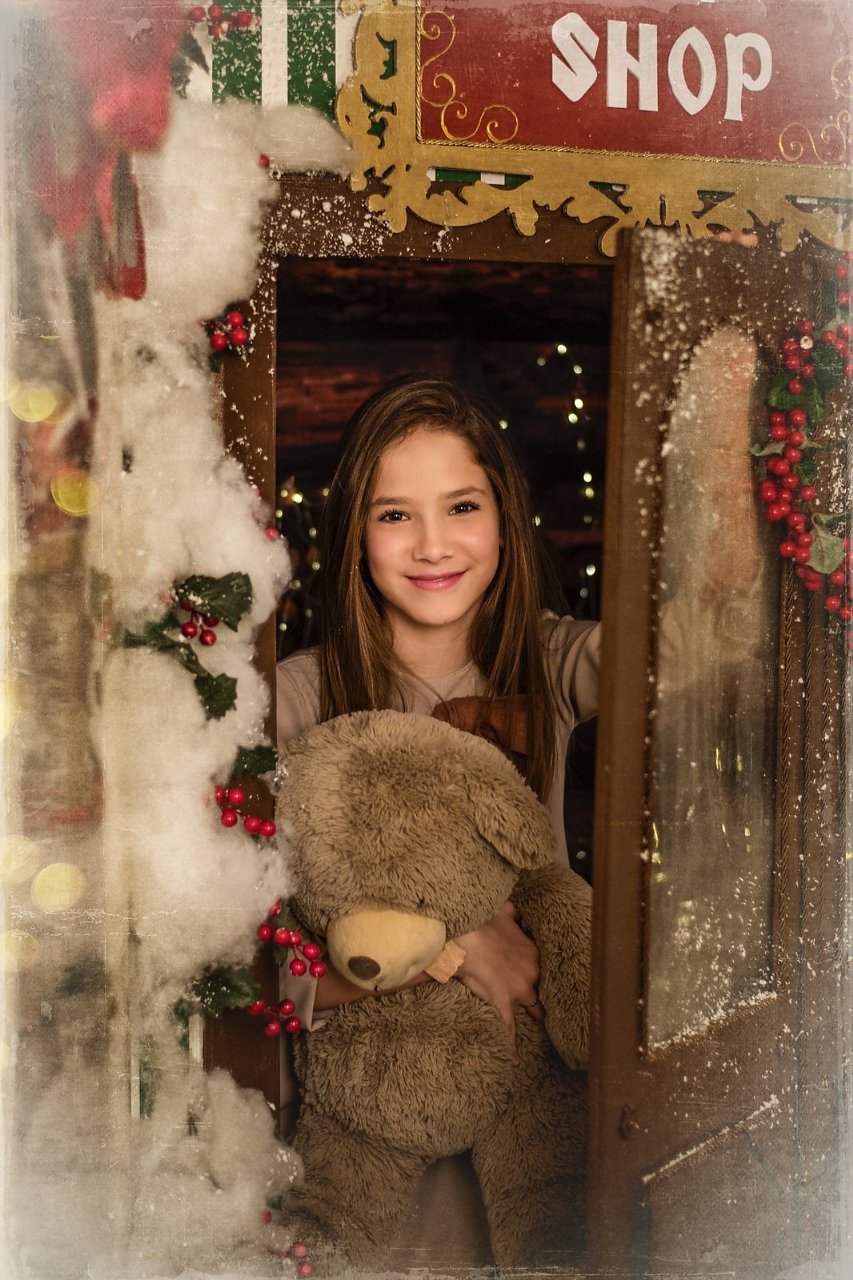 Clara Galinari em clima de Natal (Foto: Mi Garcia/Divulgação)