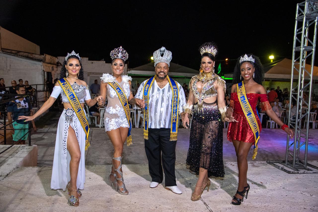 Alice Alves e a corte do carnaval (Foto: Elias Pizarro/Divulgação)