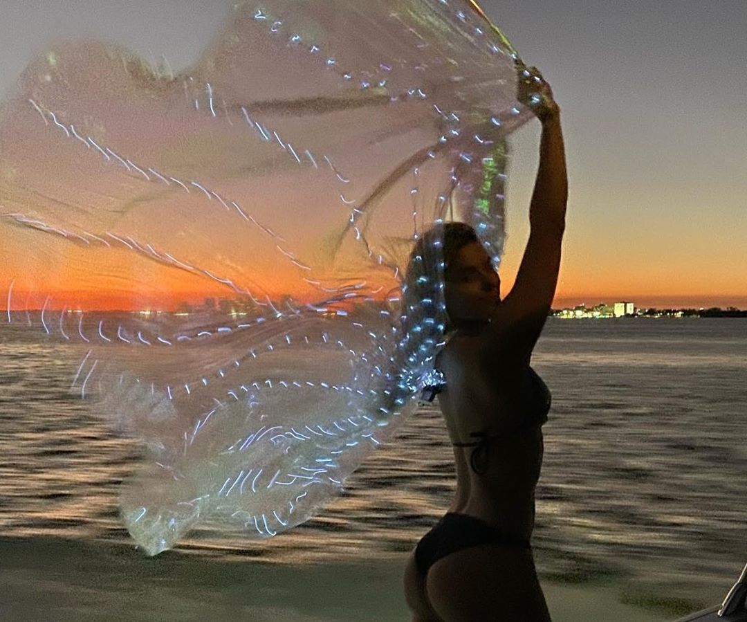 Carolina Dieckmann em passeio de barco em Miami (Foto: reprodução/Instagram)
