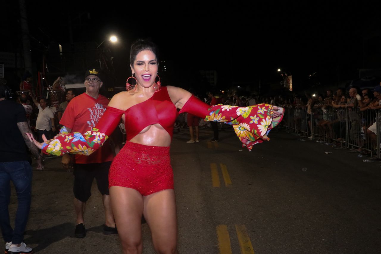 Raissa Machado no ensaio da Viradouro (Foto: Beatriz Damy/AgNews)