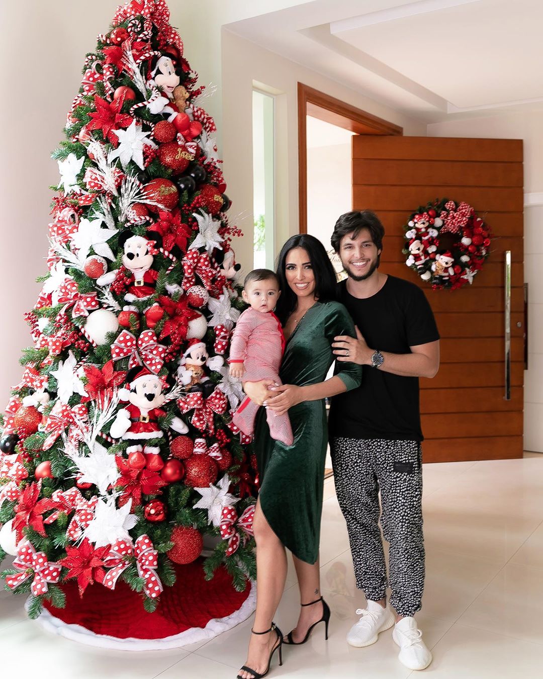 Jade Seba e sua Árvore de Natal do Mickey (Foto: reprodução/Instagram)