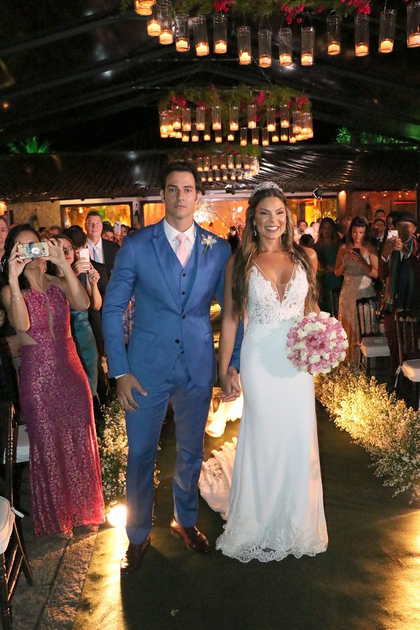 Os noivos Elaine Azevedo e Wanderley Severo (Foto: Rogério Fidalgo/AgNews)