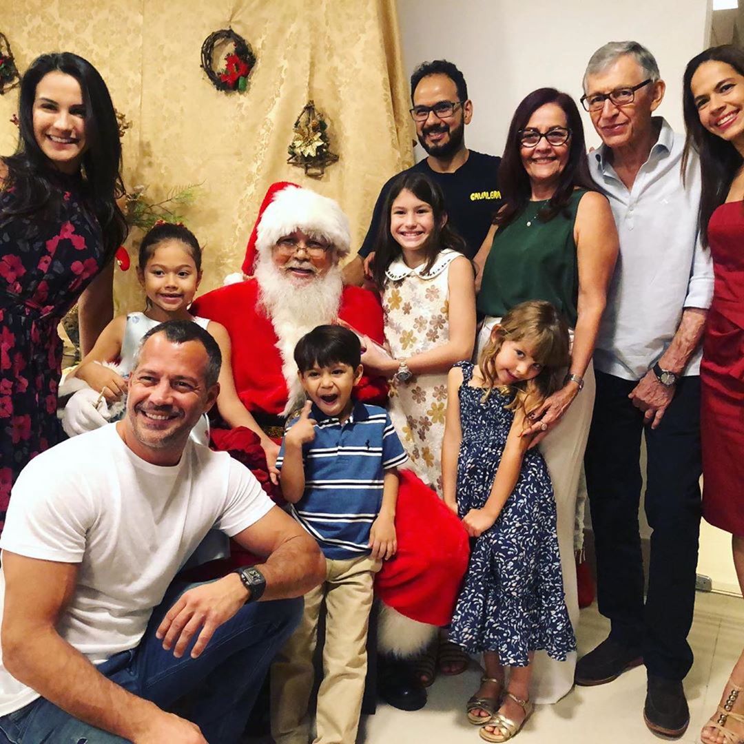 Malvino Salvador e sua família no Natal (Foto: reprodução/Instagram)