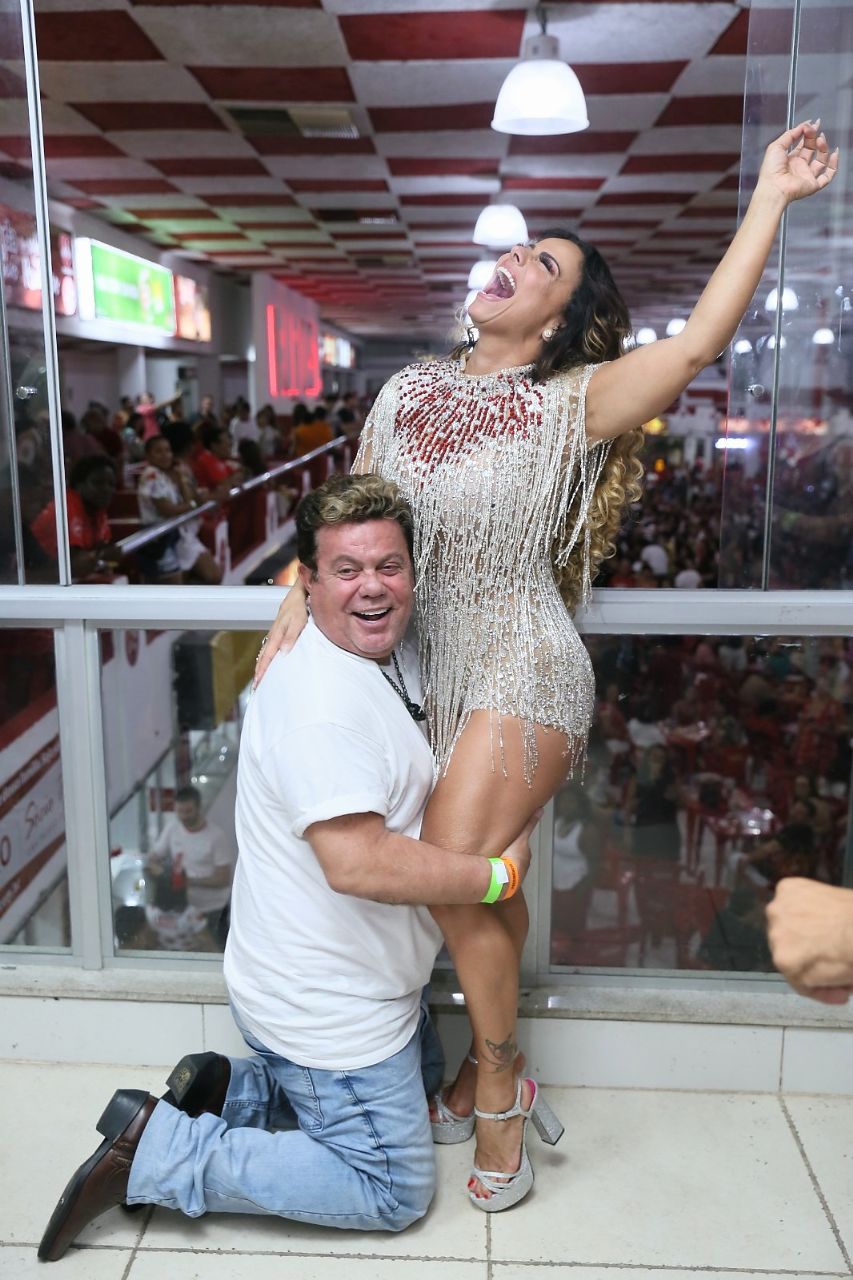 Milton Cunha e Viviane Araújo (Foto: Anderson Borde/AgNews)