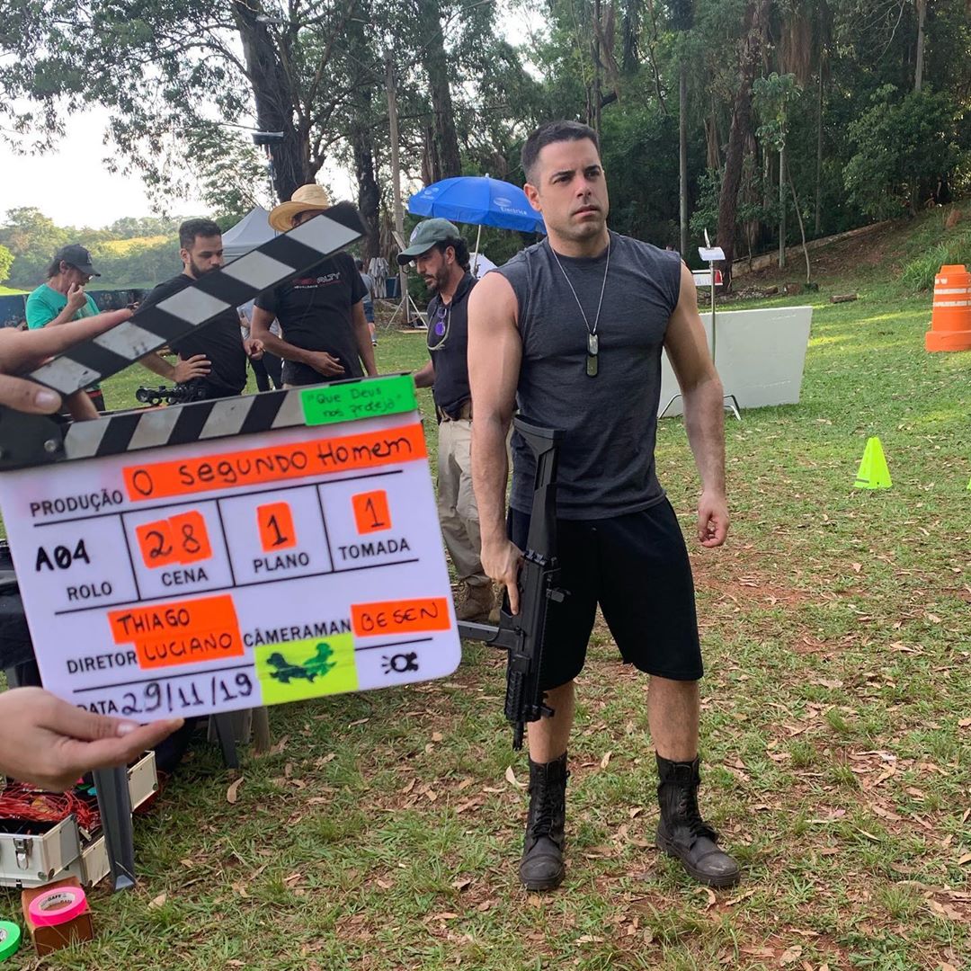 Pedro Carvalho nas gravações do filme (Foto: reprodução/Instagram)