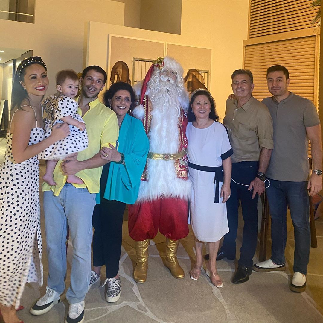 Sabrina Sato e sua família no Natal (Foto: reprodução/Instagram)