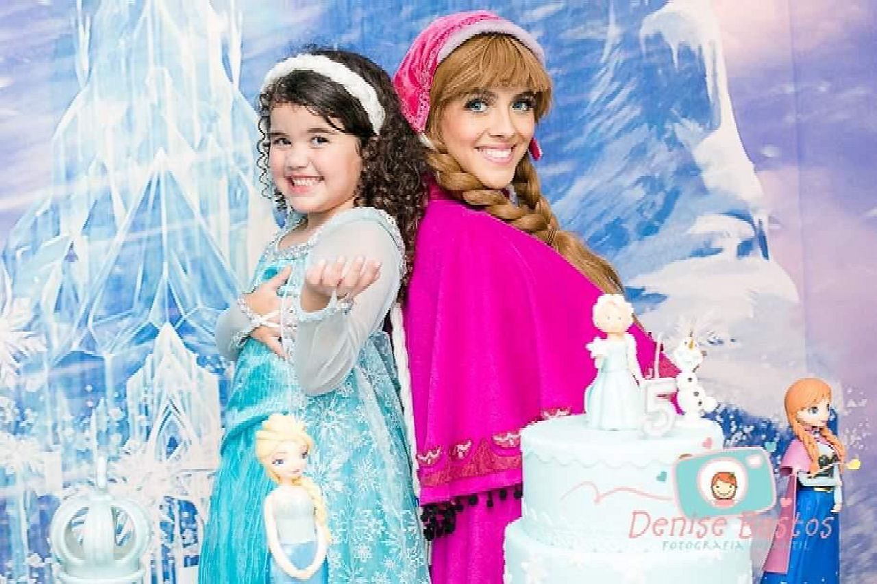 Nicole e a princesa Anna (Foto: Denise Bastos/Divulgação)