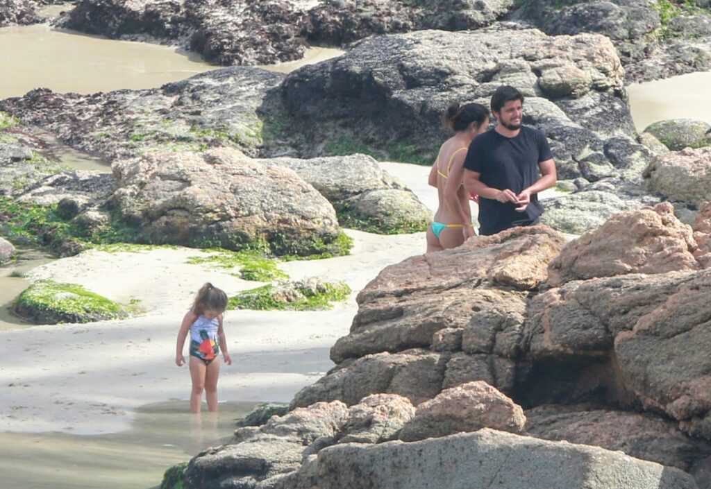 Bruno Gissoni, Yanna Lavigne e Madalena (Foto: Dilson Silva/AgNews)