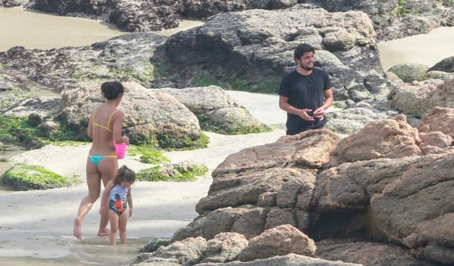 Bruno Gissoni, Yanna Lavigne e Madalena (Foto: Dilson Silva/AgNews)