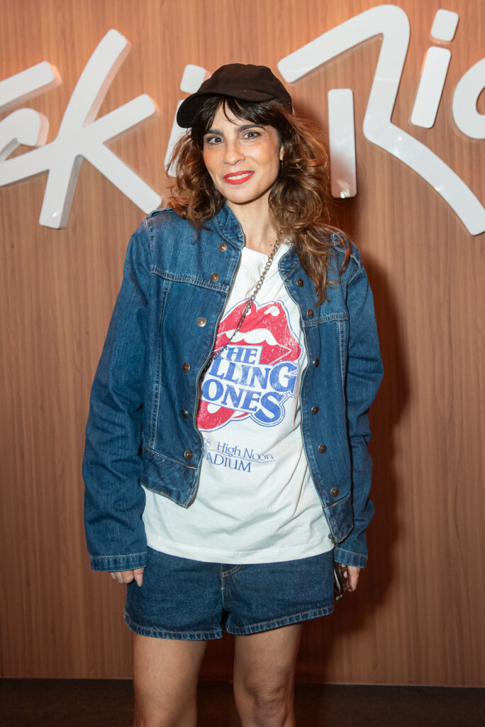 Mari Ribeiro chegando para acompanhar o Rock in Rio