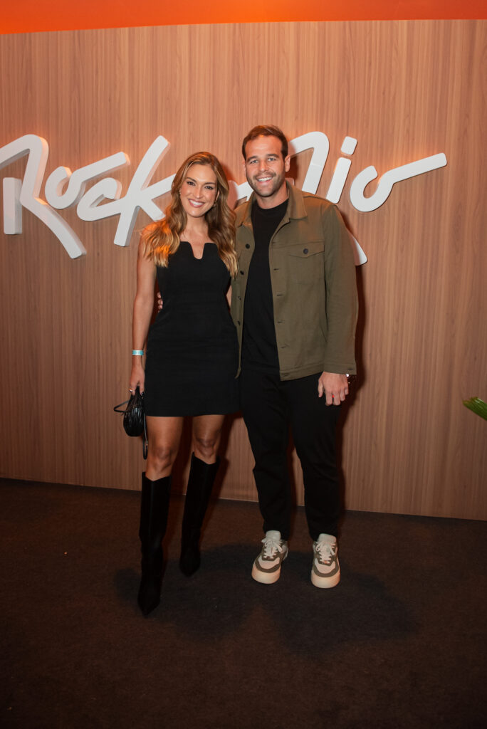Talitha Morete e o marido na chegada ao Rock in Rio