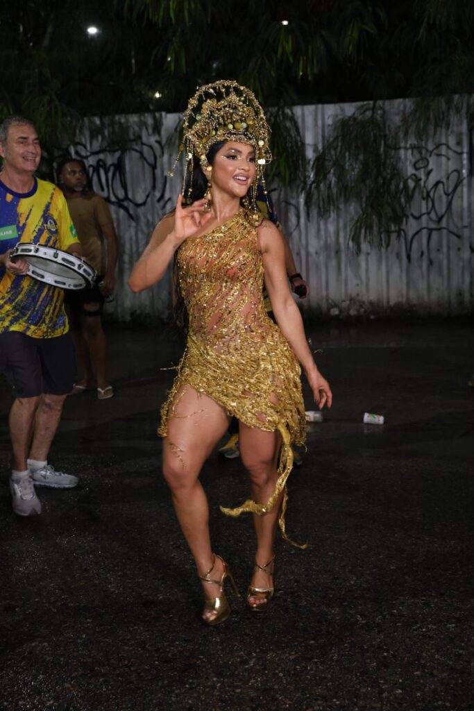 Mileide Mihaile retorna como rainha de bateria da Unidos da Tijuca